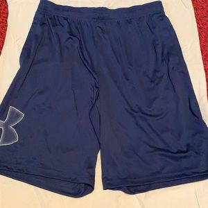 Men’s large Under-armor athletic shorts size large